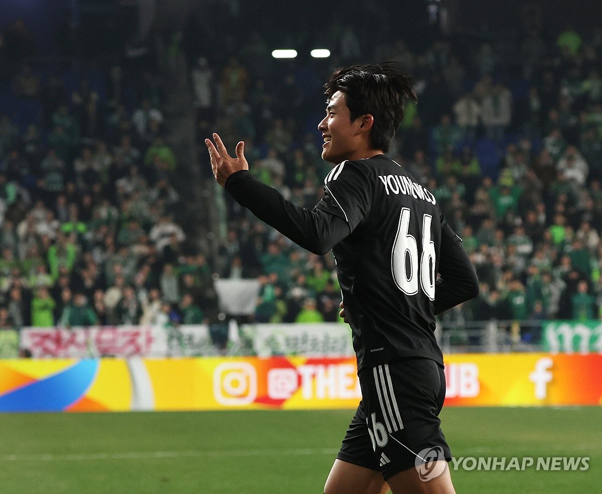 恭喜！罗德里创造5大纪录：90后&曼城首位金球先生 今夜比肩C罗